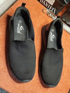 GZERS Dream Seek Black Slip-On Shoes Size 8